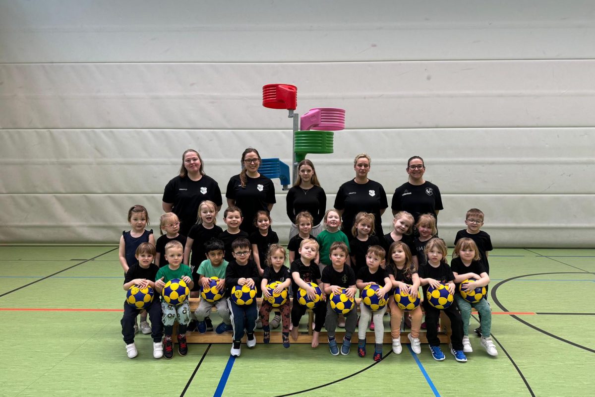 Gruppenfoto Kinderturnen
